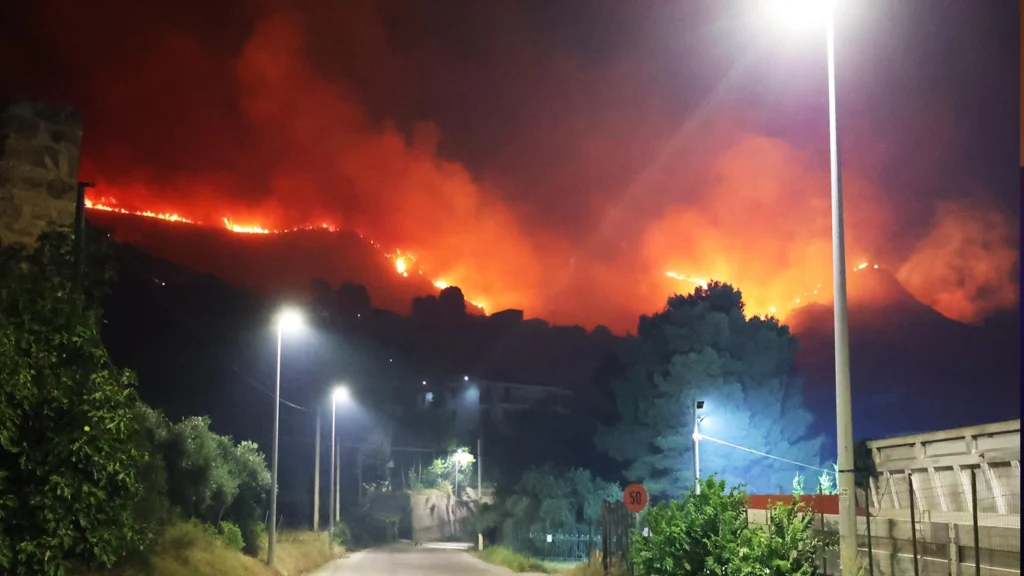 Incendio a Palermo nel 2023